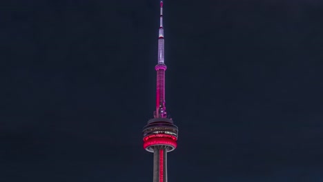 Torre-CN-en-la-noche-en-Toronto