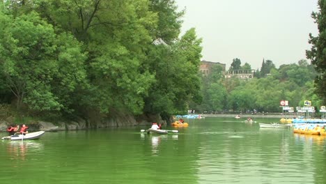 Boats-on-the-lake