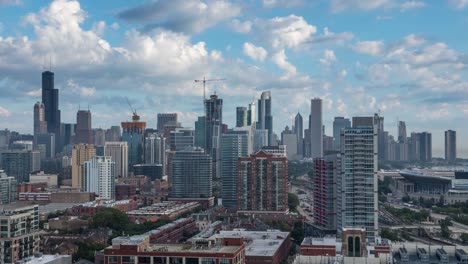 Downtown-Chicago-Skyline-mit-Wolken-Tag-Timelapse