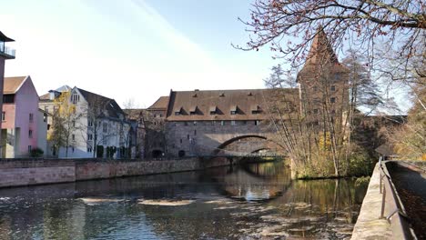 Río-Pegnitz-Nuremberg,-Alemania,-15-de-noviembre-de-2018