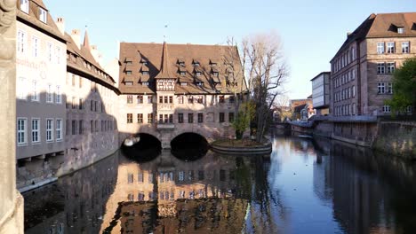 Río-Pegnitz-Nuremberg,-Alemania,-15-de-noviembre-de-2018