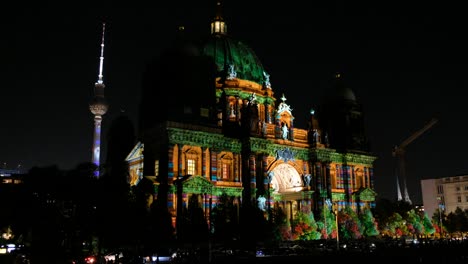 Illuminated-landmark-(-Berlin-Cathedral-/-Berliner-Dom)-and-TV-Tower-(-Fernsehturm)