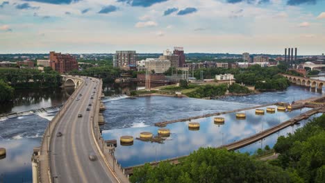 Traffic-on-a-Bridge-Over-the-Mississippi