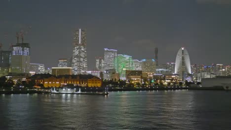 hermosa-arquitectura-del-edificio-en-el-horizonte-de-la-ciudad-de-Yokohama-Japón