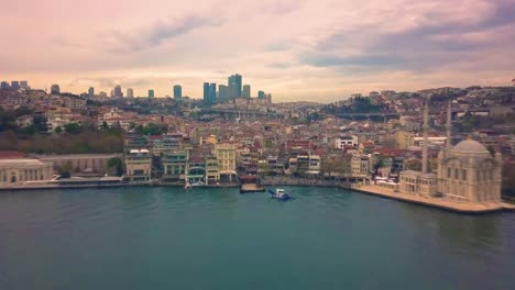 Luftaufnahmen-der-Bosporus-Brücke-und-Kulturstadt-Istanbul