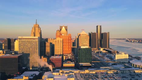 Detroit-downtown-Winter-Sonnenuntergang-Antenne