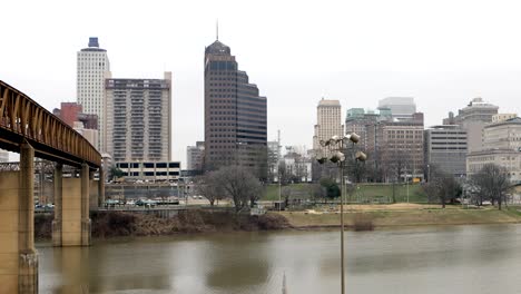 Vista-del-río-Mississippi-y-horizonte-de-Memphis