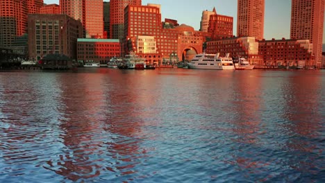 Die-Skyline-der-Stadt-Boston-bei-Sunrise-Massachusetts-USA