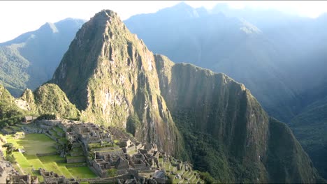 Machu-picchu-Stadt-Sonnenaufgang-Zeitraffer