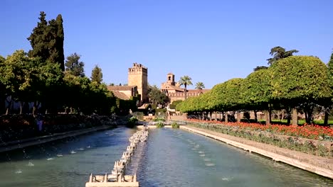 Alcazar-palace-Gärten-und-Brunnen-in-Cordoba,-Andalusien,-Spanien