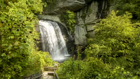 Cataratas-Looking-Glass,-Dupont-bosque-estatal,-Carolina-del-Norte