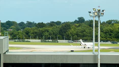 Privates-Business-Jet-in-New-Orleans-International-Airport