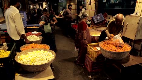 Indios-en-las-calles-de-Mumbai,-India.