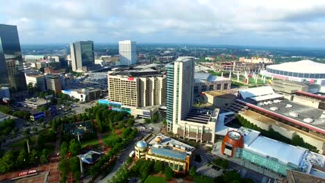 video-cenital-de-centro-de-la-ciudad-de-Atlanta,-Georgia