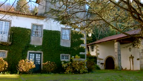 Herrschaftliches-Haus-in-Portugal