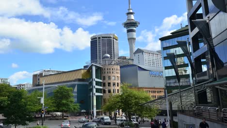 Zeitraffer-des-Verkehrs-im-Geschäftsviertel-von-Auckland,-Neuseeland