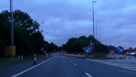 Cerrado-Lane-en-la-vía-de-acceso-de-la-autopista