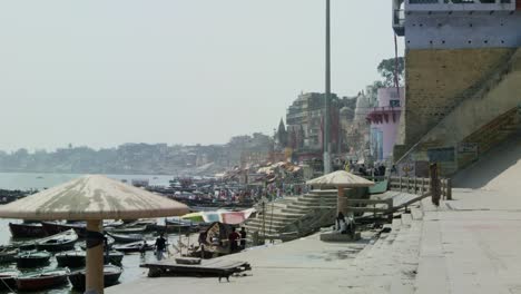 Blick-über-Ghat-in-Varanasi.