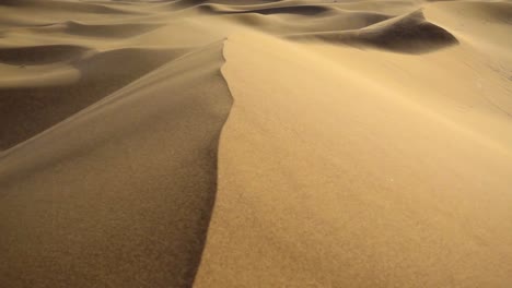 Sand-storm-on-sand-dunes