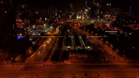 Vista-aérea-de-Tel-Aviv,-Israel,-del-horizonte-de-aviv-de-ayalon-highway-en-noche-tel