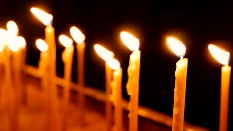 Quema-de-velas-en-la-iglesia-del-Santo-Sepulcro