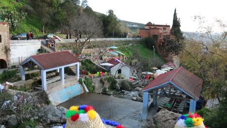 Traditionelle-öffentliche-Wäscherei-in-der-Stadt-Chefchaouen,-Marokko