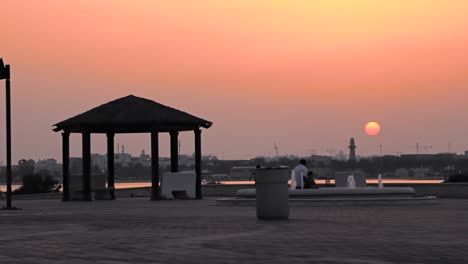 Puesta-de-sol-en-Medio-Oriente---Bahrein---Time-lapse