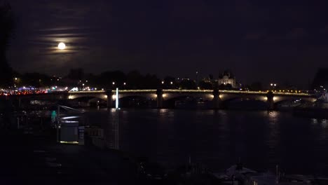 Brücke-Alexandre-III-in-Paris,-Frankreich