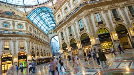 Tag-Licht-Mailand-Stadt-berühmten-shopping-Galerie-gedreht-Panorama-4k-Zeitraffer-Italien