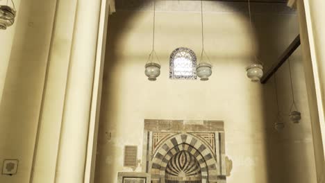 Incline-hacia-arriba-tiro-del-mihrab-en-la-mezquita-de-al-hakim