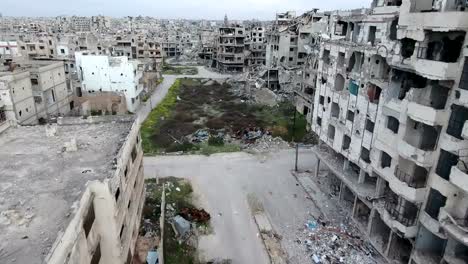 Foto-aérea-en-la-calle-después-de-bombardeo