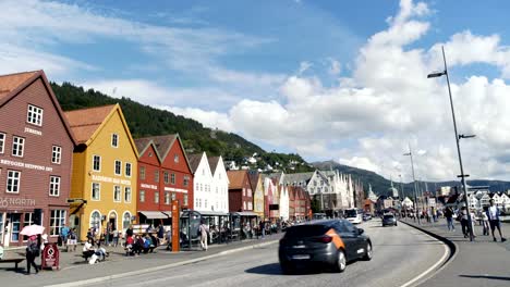 Calle-principal-de-compras-en-Bergen-Noruega