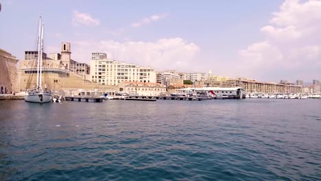 Stadt-Marseille-und-der-alte-Hafen