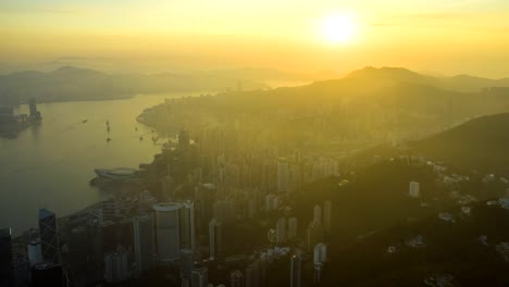 Timelapse-aérea-en-el-puerto-de-Victoria-y-de-la-montaña,-Hong-Kong