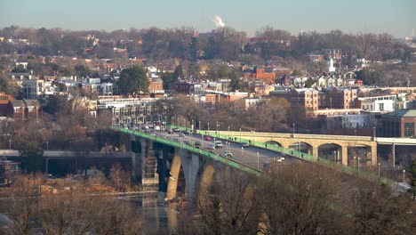 View-on-Key-bridge-in-Washington-DC-at-winter-morning