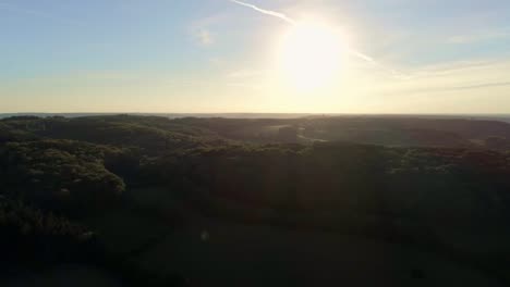 Eifel-Landschaft-Aachen-Sonnenuntergang-Panorama-360-Grad-grüne-Laubwiesen-4K