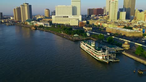 New-Orleans-aerial-Skyline-Mississippi-Fluß