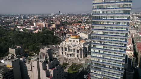 Latin-American-Tower-und-Palast-der-Schönen-Künste-Blick-mit-Drohne,-Mexiko-Stadt,-CDMX