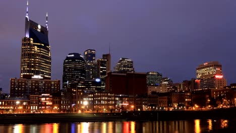 Timelapse-nocturno-de-Nashville,-centro-de-la-ciudad-de-Tennessee