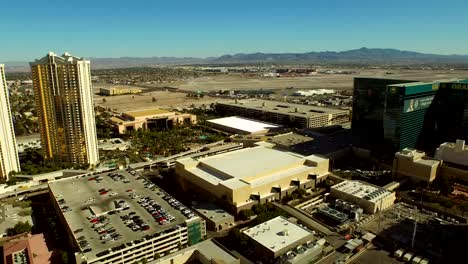 Vista-aérea-de-un-paisaje-de-la-ciudad-de-Las-Vegas-Strip-Airport