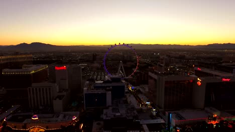 Vista-aérea-de-un-paisaje-de-la-ciudad-de-Las-Vegas-Strip,-el-amanecer