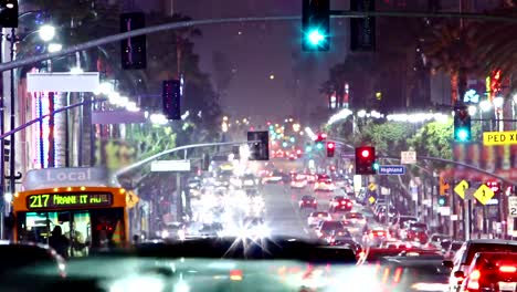 Timelapse-of-Hollywood-boulevard-traffic-at-night