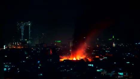 Großbrand-in-Stadt-Jakarta,-totschlugen.-FullHD-Timelapse---Jakarta,-Java,-Indonesien,