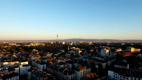 Frankfurt-Deutschland-Innenstadt-Skyline-im-Morgengrauen