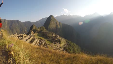 Machu-Picchu-at-sunrise,-time-lapse-video