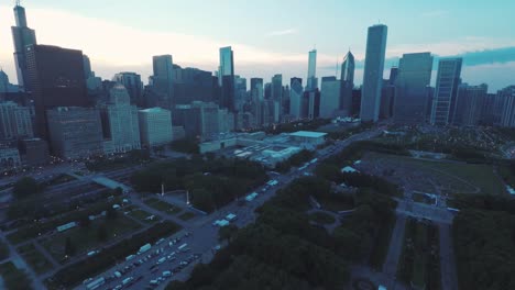 Chicago-Skyline-Buckingham-Fountain-Abenddämmerung-Antenne