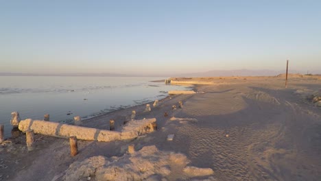 Aérea-de-la-playa-de-Bombay-del-mar-de-Salton