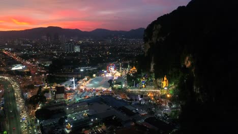 360-Grad-Ansicht-der-Batu-Höhlen-bei-Sonnenuntergang