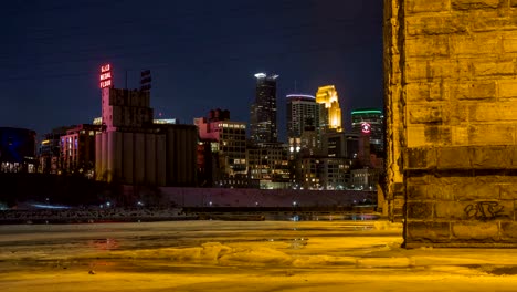 Minneapolis-Timelapse-Skyline---Tag-und-Nacht