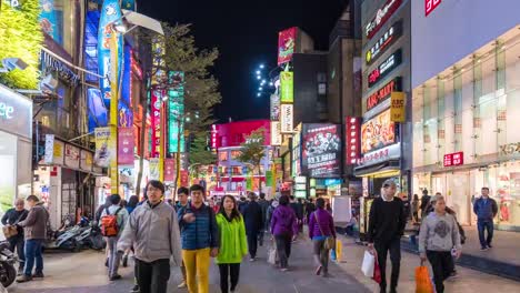 4-K-Zeitraffer:-Fußgänger-Menschen-bei-Ximending-ein-Einkaufszentrum-in-Taipeh